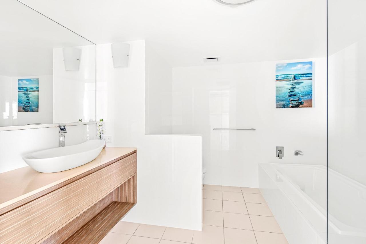 Crown Towers Resort - Private 3 Bedroom Apartment โกลด์โคสต์ ภายนอก รูปภาพ